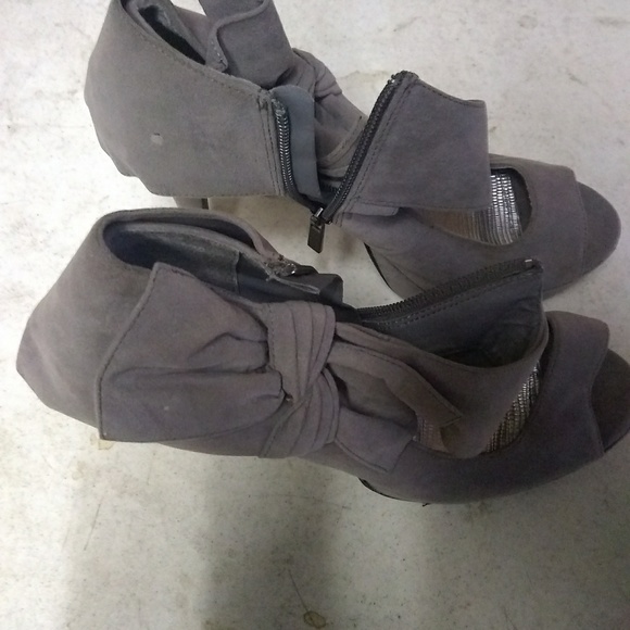 Used lady shoe - Picture 2 of 2